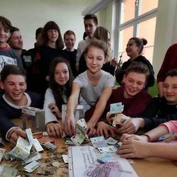 Für den guten Zweck: Schülerfirma 'Schlemmerecke' spendet Gewinn an Kinderhospiz!